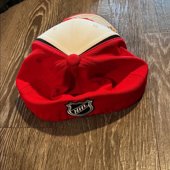 Calgary Flames hat - Picture 4 of 9